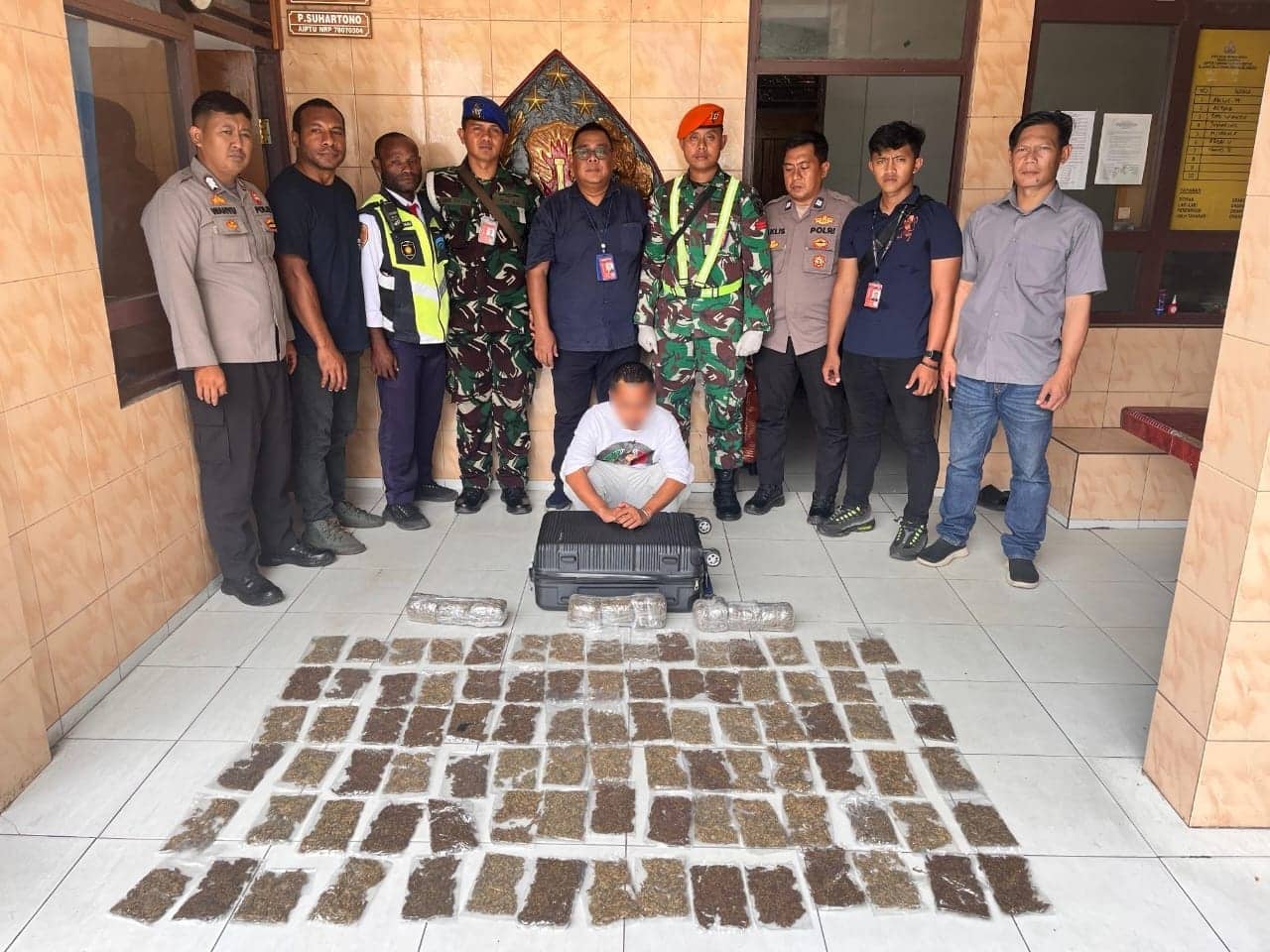 Ilustrasi berita JAYAPURA: Petugas Avsec Amankan 1 Koper Ganja, Hendak Diselundupkan ke Sorong
