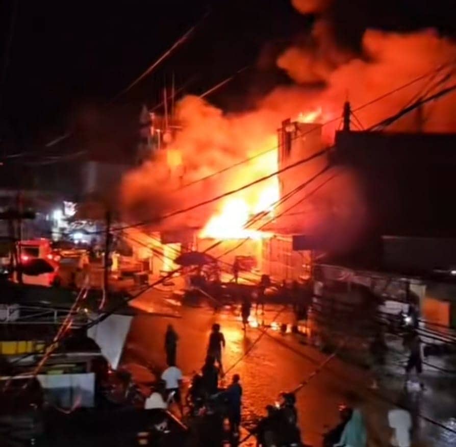 Ilustrasi berita Mimika: Tiga Ruko di Jalan Bougenville Timika Ludes Terbakar, Dua Penjual Emas dan Satu Telur