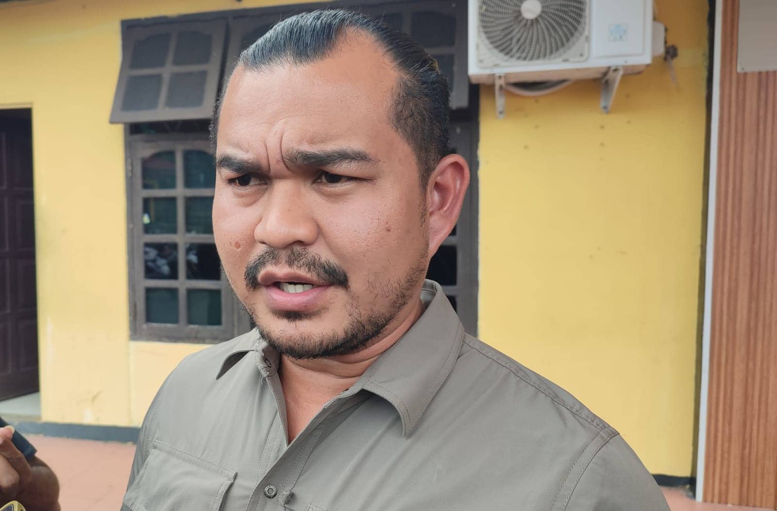 Ilustrasi berita Mimika: Polres Mimika Bekuk Pelaku Pembacokan Anak Tiri dan Temannya, Ternyata Motif Cemburu