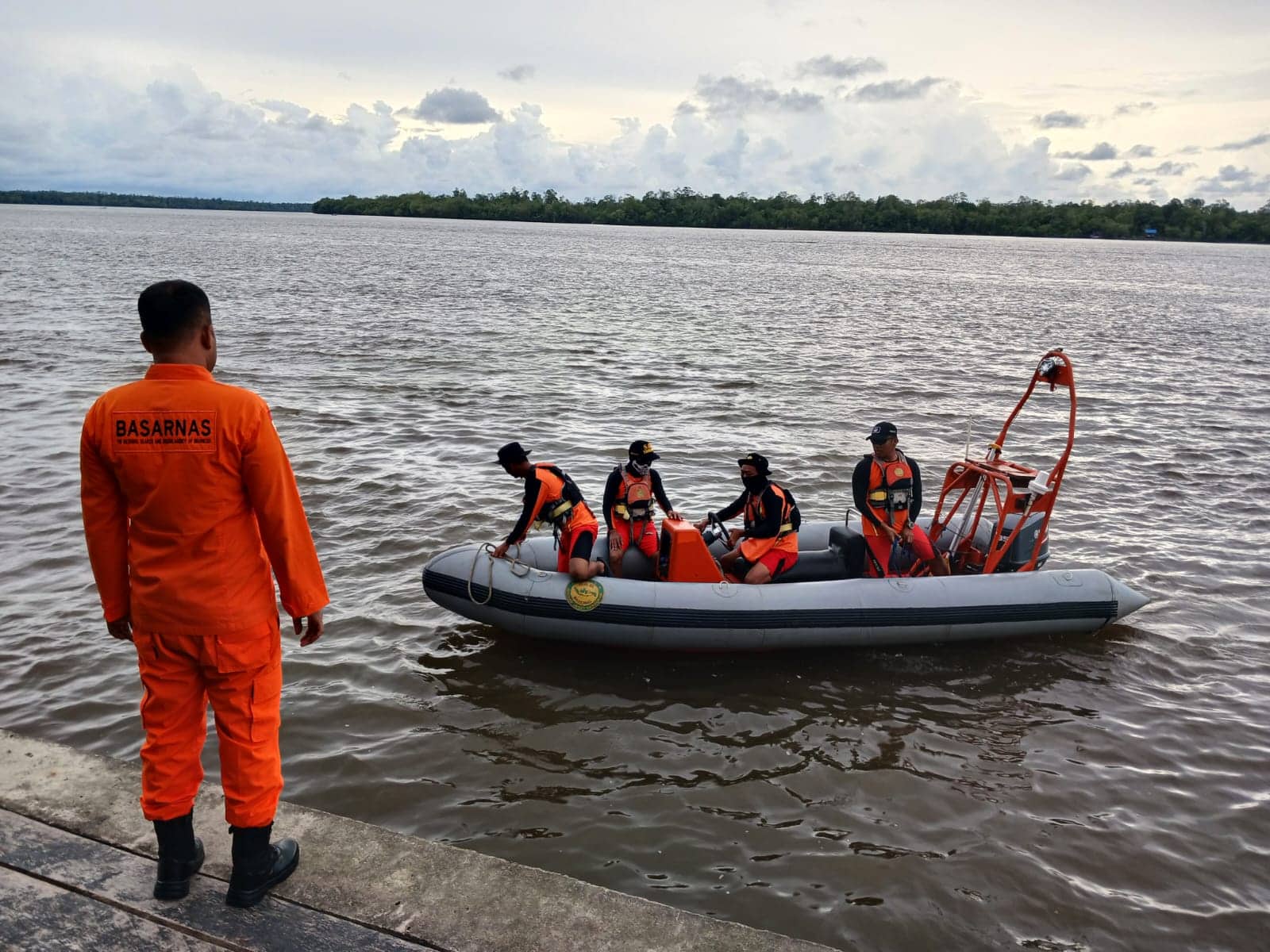 Ilustrasi berita Mimika: Seorang Penumpang KM. Sirimau Asal Timika Dilaporkan Menceburkan Diri ke Laut di Pulau Tiga