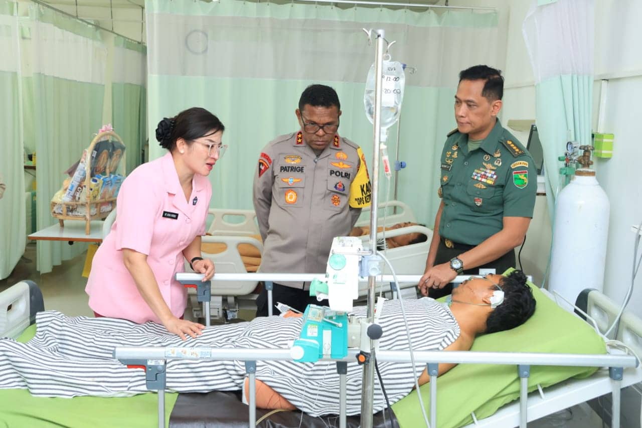 Ilustrasi berita JAYAPURA: Kapolda Papua Jenguk Korban Penyerangan dan Pembakaran di Kabupaten Yahukimo