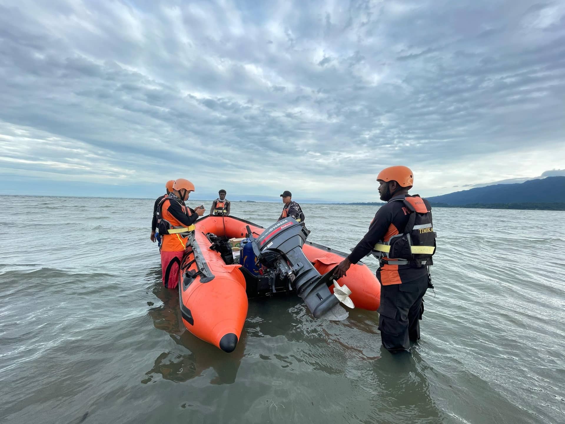 Ilustrasi berita Papua: Long Boat 40 PK Terbalik di Perairan Kaimana, 2 Selamat, 1 Masih dalam Pencarian