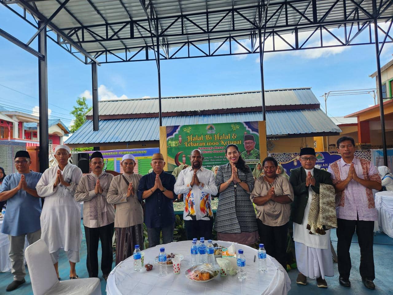 Ilustrasi berita JAYAPURA: Bupati Jayapura Hadiri Halal Bi Halal di Masjid Darul Ulum, Ajak Warga Perkuat Silaturahmi Antarumat Beragama