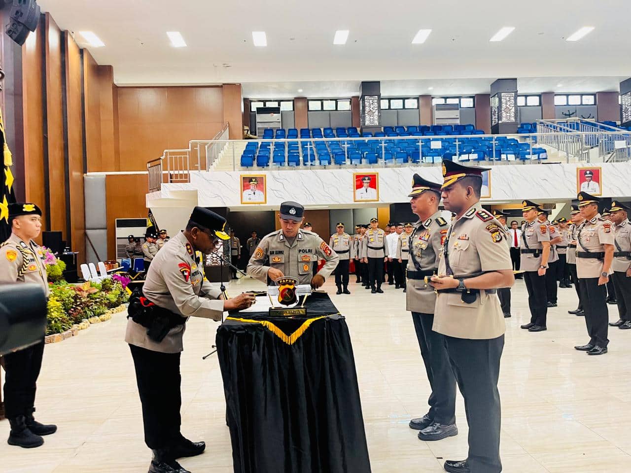 Ilustrasi berita JAYAPURA: AKBP Fredrickus W.A. Maclarimboen Resmi Jabat Kapolresta Jayapura Kota Gantikan Kombes Pol Victor Mackbon