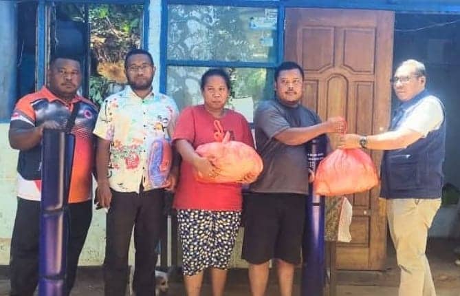 Ilustrasi berita JAYAPURA: BPBD Kota Jayapura Salurkan Bantuan untuk Korban Rumah Tertimpa Pohon di Dok 8 Atas