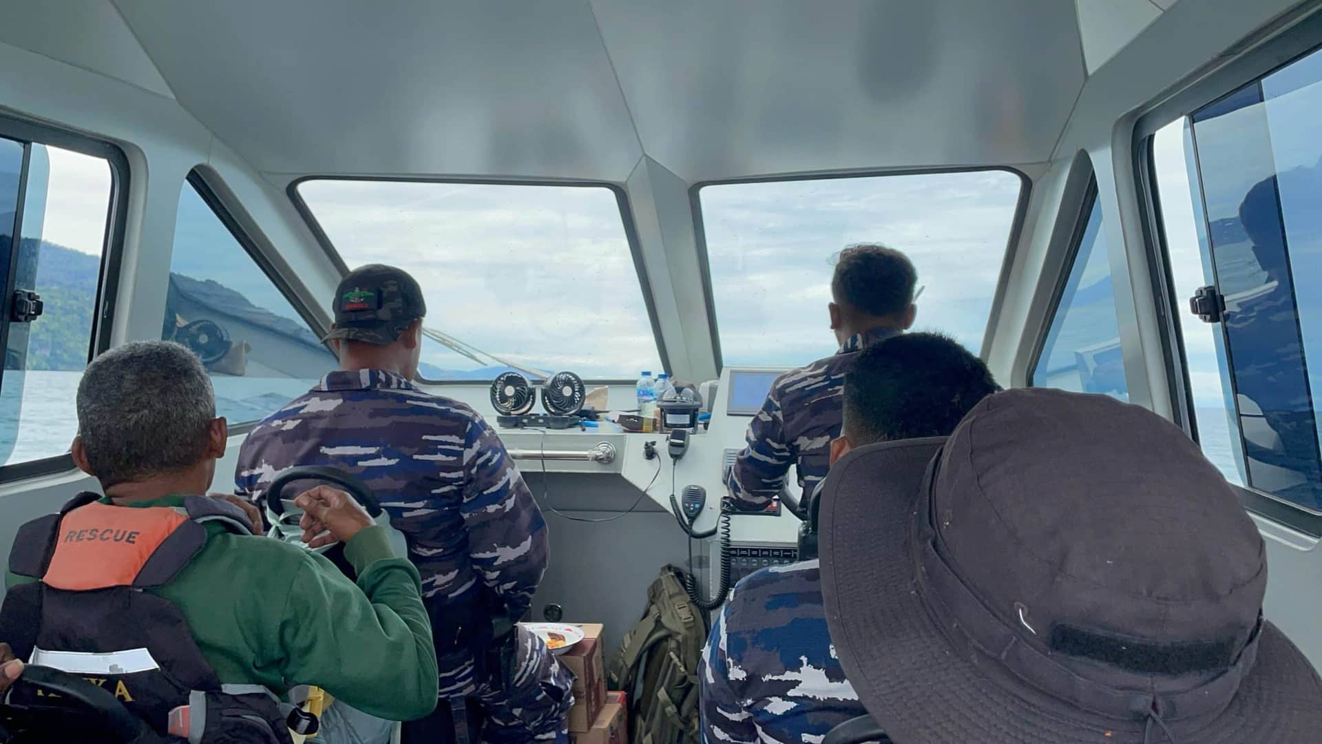 Ilustrasi berita Papua: Perahu Long Boat yang Ditumpangi Dua Orang Hilang Kontak di Perairan Lakahia - Kaimana, Ini Identitas Kedua Penumpang