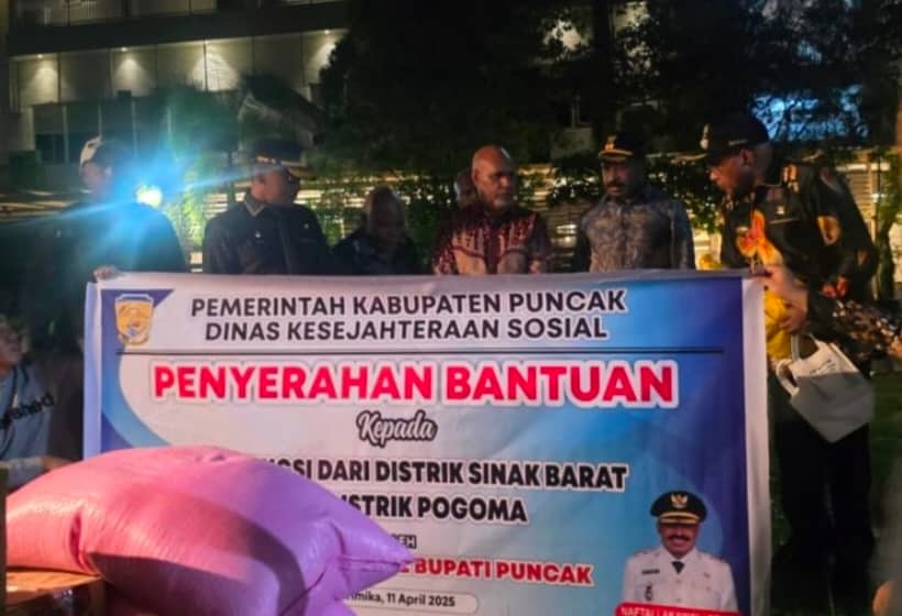 Ilustrasi berita Papua: Pemkab Puncak Serahkan Bantuan Bagi Warga Mengungsi di Timika