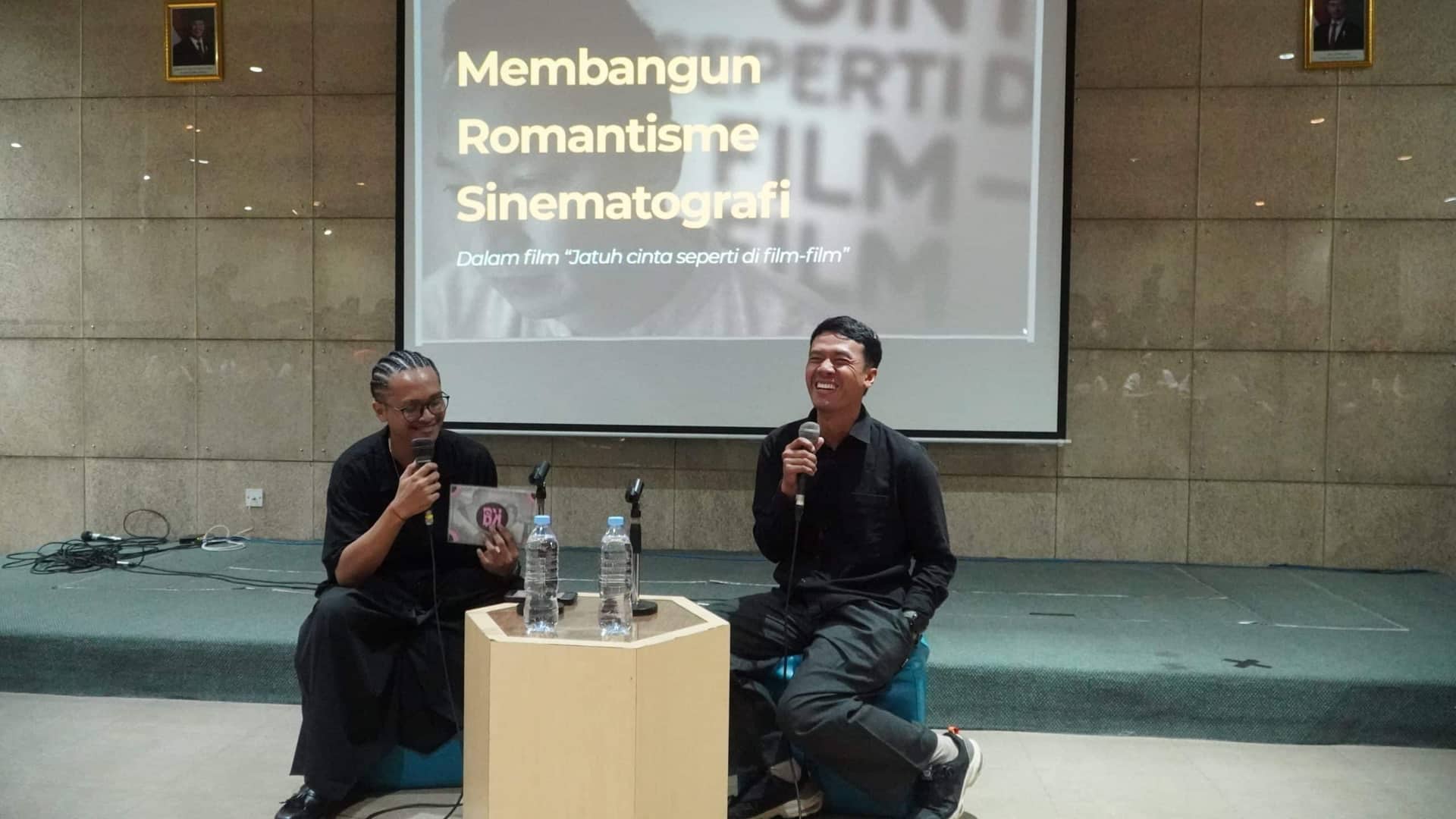 Ilustrasi berita Mimika: Bioskop Kampus 2025 Hadirkan Nobar dan Diskusi Film "Jatuh Cinta Seperti di Film-Film"