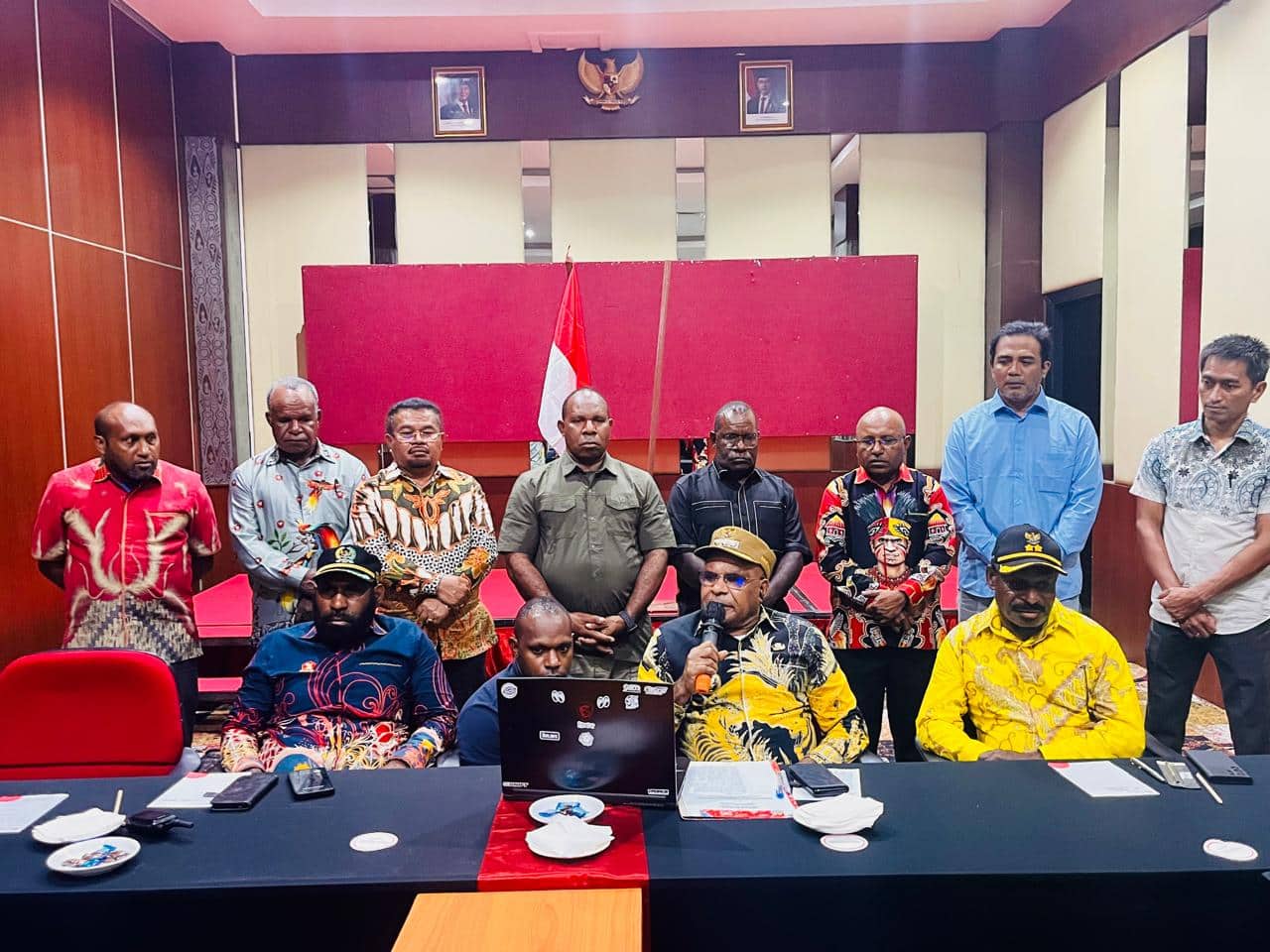 Ilustrasi berita Papua: Bupati Puncak Klarifikasi Tudingan Mahasiswa Soal Penanganan Pengungsi