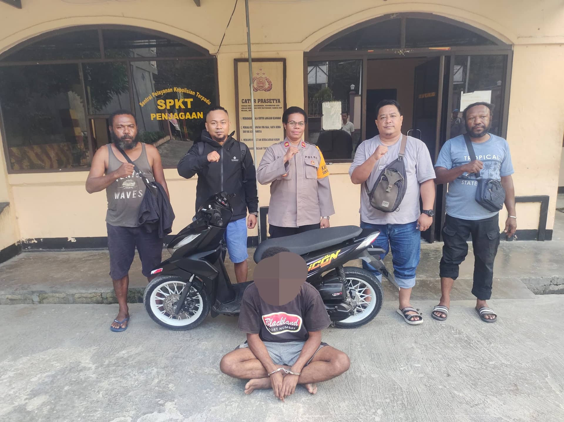 Ilustrasi berita Papua: Unik! Meski Tertidur di Atas Motor, Warga Sentani Timur Tidak Sadar Kendaraannya Dicuri Maling