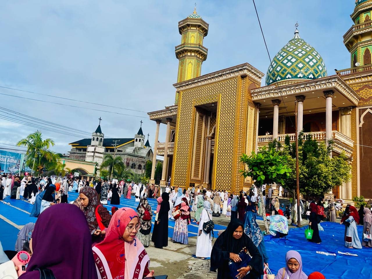 Ilustrasi berita Papua: Ribuan Umat Muslim di Jayapura Laksanakan Shalat Idul Adha, Toleransi Antarumat Beragama Tetap Terjaga
