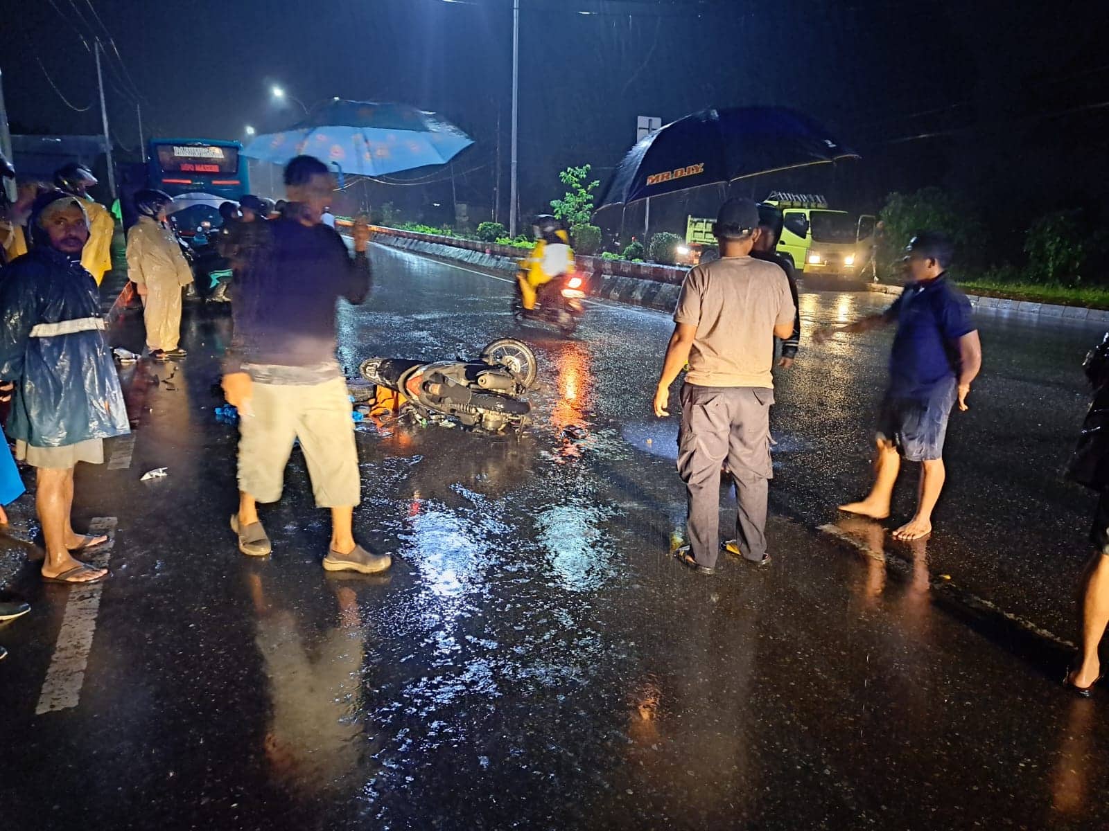 Ilustrasi berita Mimika: Ini Identitas Dua Korban Tewas Laka Maut di SP 2 Timika, Kasat Lantas : Motor Tabrak Bus yang Sedang Putar Balik