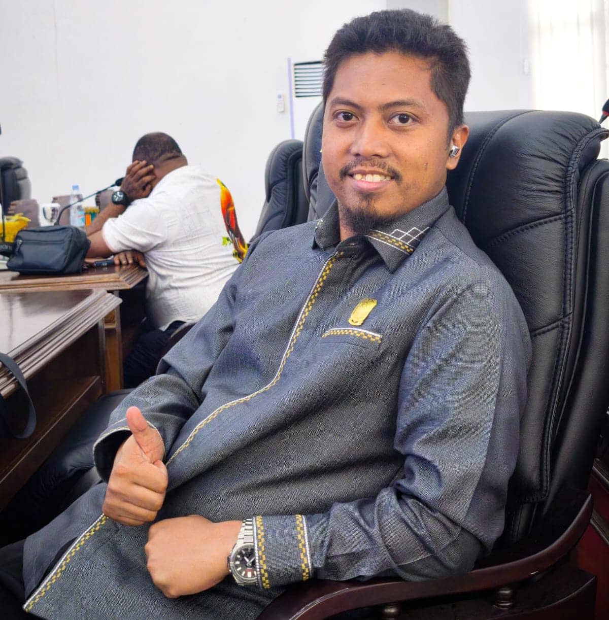 Ilustrasi berita Mimika: Sekretaris Komisi V DPR Papua Tengah Soroti Antrian Orang Tua di Sekolah Favorit Mimika, Dorong Sistem Penerimaan Online