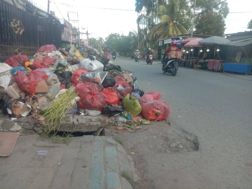 Ilustrasi berita Papua: Polemik Sampah di Kabupaten Jayapura Tak Kunjung Selesai, Tumpukan Terlihat di Mana-mana