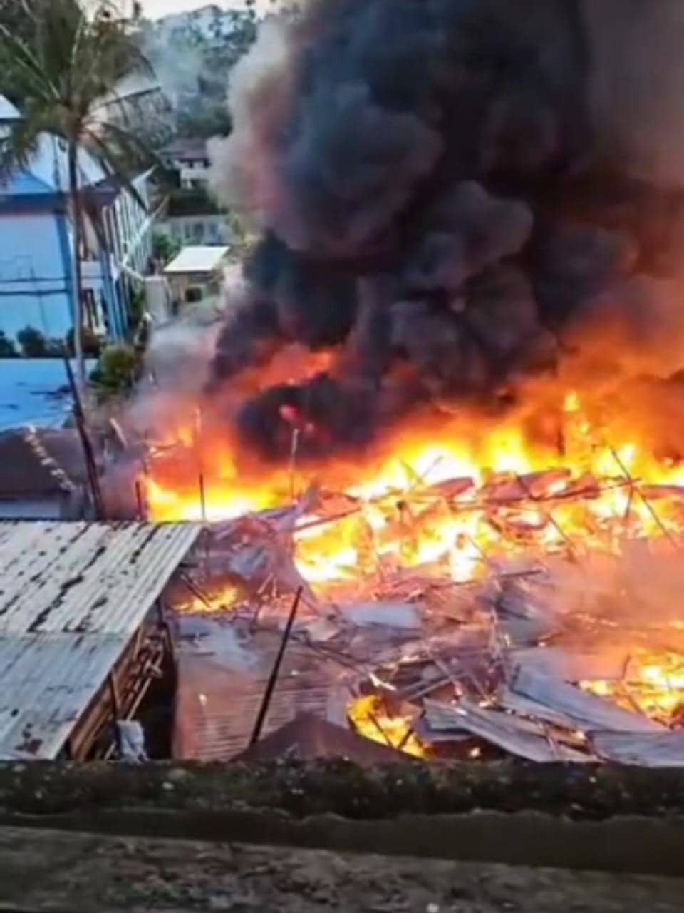 Ilustrasi berita JAYAPURA: Kebakaran Hebat di Dok 7 Jayapura, Puluhan Rumah dan Kendaraan Ludes Terbakar