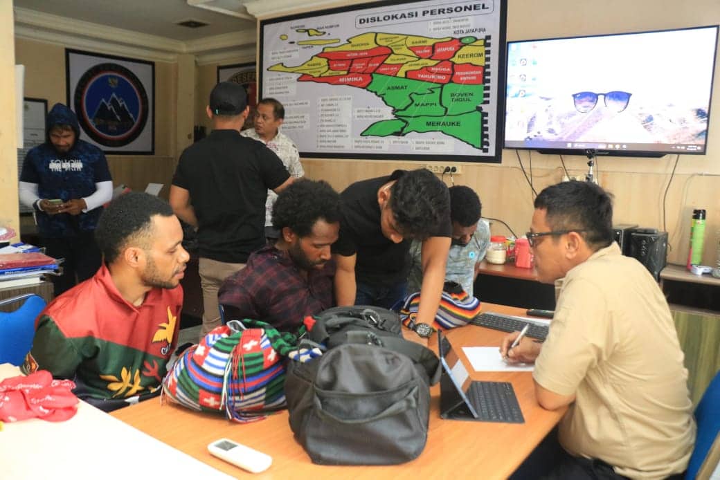 Ilustrasi berita BERITA UTAMA: Diduga Sindikat Jaringan KKB, Ops Damai Cartenz Tangkap Dua Penyelundup Amunisi Ilegal
