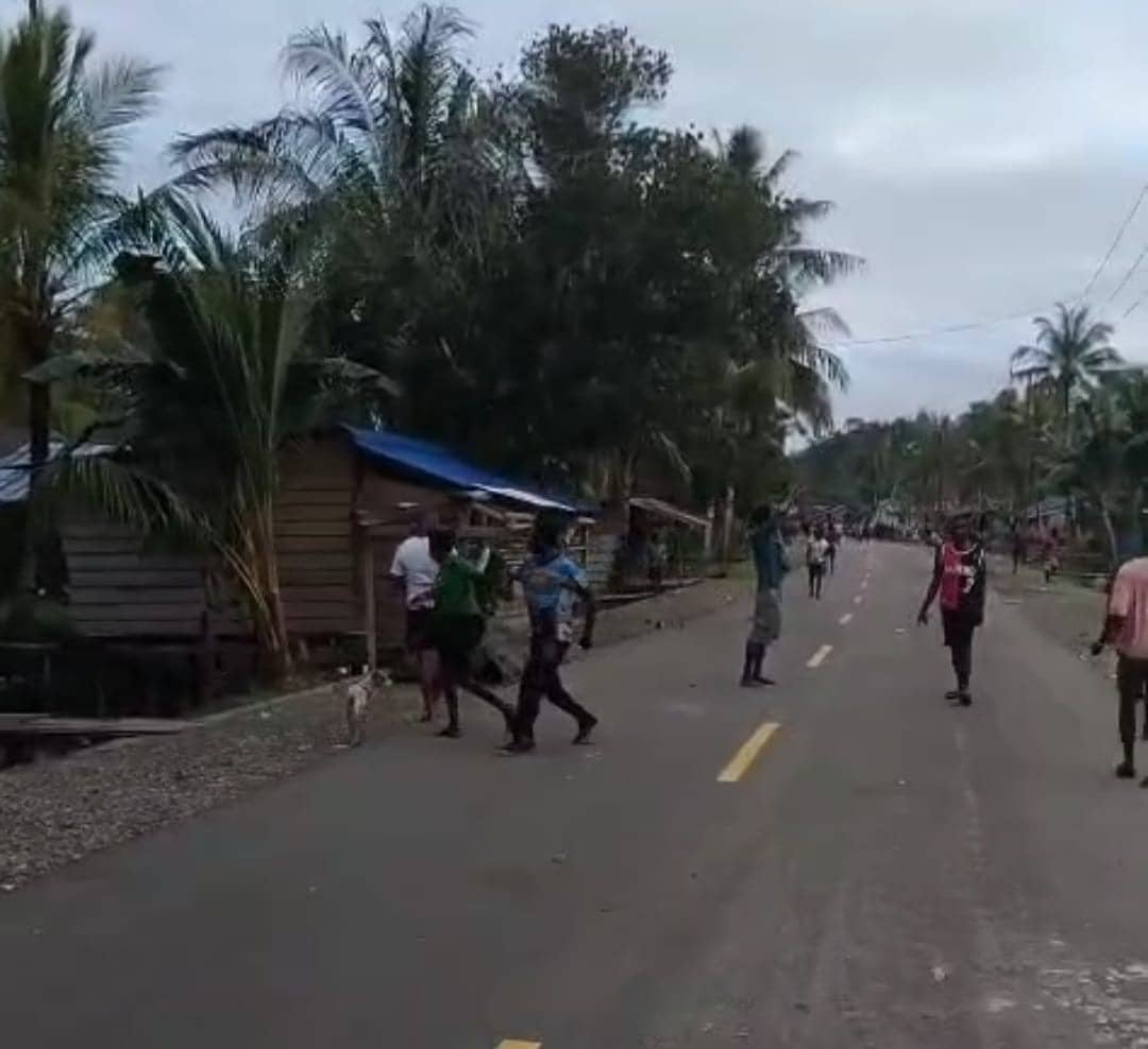 Ilustrasi berita Mimika: Dua Kelompok Warga Terlibat Bentrok di Distrik Mimika Timur, Polisi Terjun ke Lokasi Kejadian