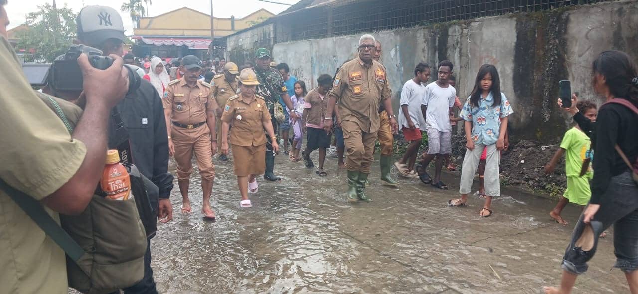 Ilustrasi berita Mimika: Sebabkan Rumah Warga di Jalan Matoa Tergenang Air, Bupati Mimika Perintahkan Dinas PUPR Gali Parit di Areal Bandara