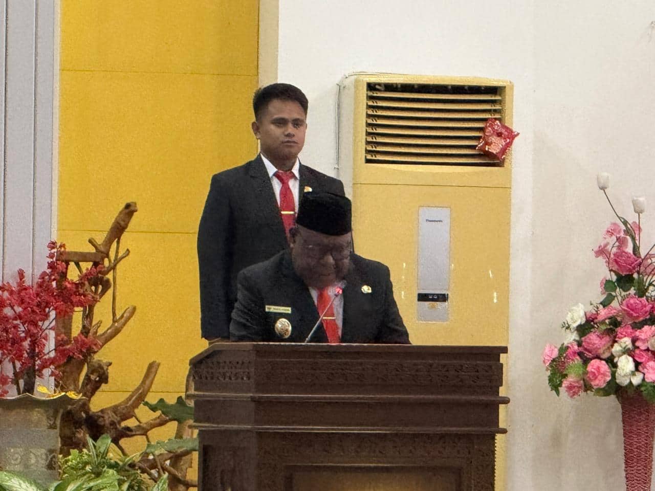 Ilustrasi berita Mimika: APBD Perubahan 2025, Wabup Kemong Tegaskan Komitmen Pemerintah Sejalan dengan DPRD Mimika