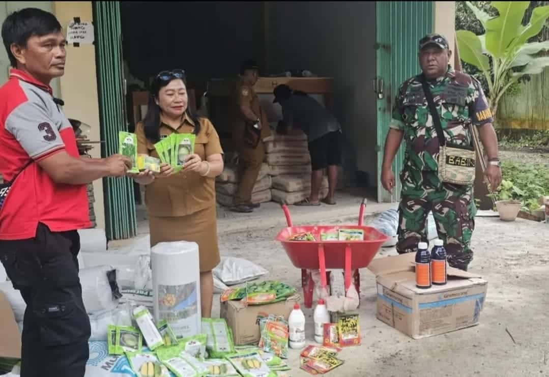 Ilustrasi berita Mimika: Dinas Pertanian Mimika Salurkan Bantuan Pupuk dan Bibit kepada Tiga Kelompok Tani di Kampung Nawaripi