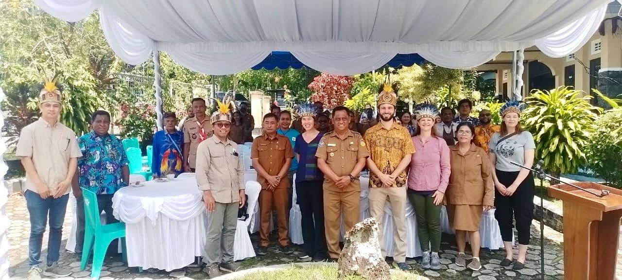 Ilustrasi berita JAYAPURA: Serius Selesaikan Penanganan Sampah Berkelanjutan Pemkab Jayapura – WWF Indonesia Kolaborasi