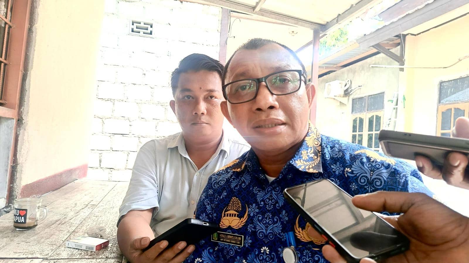 Ilustrasi berita BERITA UTAMA: Herald Berhitu: Adanya Efesiensi Anggaran Disdukcapil Program Pelayanan Tetap Berjalan