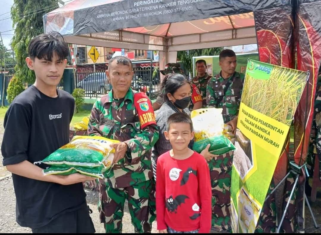Ilustrasi berita Mimika: Dukung Stabilitas Harga, Kodim 1710 Mimika dan Bulog Jual 1.500 Karung Beras Dalam Gerakan Pangan Murah