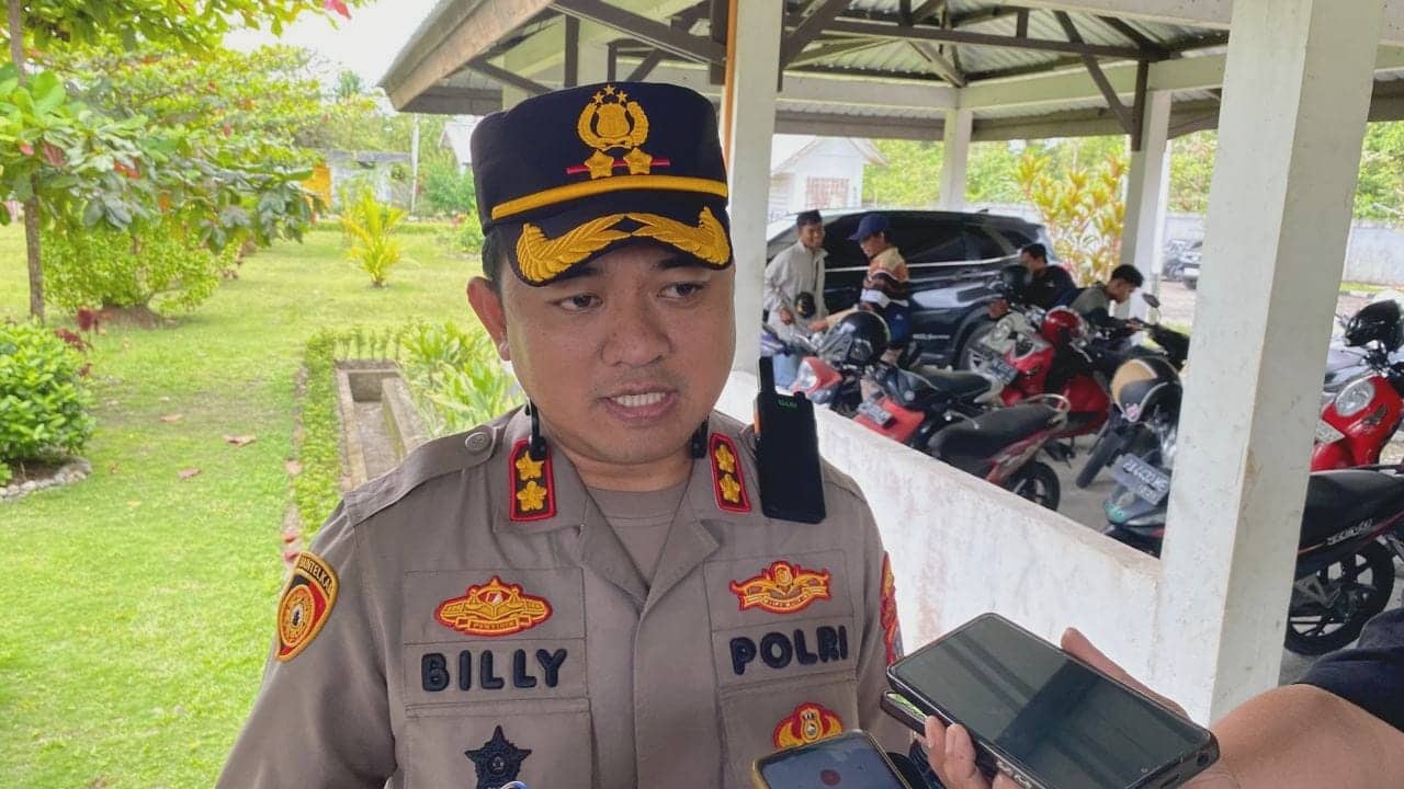 Ilustrasi berita Mimika: Malam Ini, 9 Ton BBM Ilegal yang Diamankan di Mimika Barat Tiba di Timika, Kapolres : Kalau Ada Oknum Anggota yang Terlibat Pasti Diproses