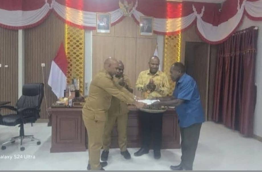 Ilustrasi berita BERITA UTAMA: Albertus Iyai Ditunjuk Jabat Plt. Kadisdukcapil, Masyarakat Dogiyai Apresiasi Gubernur dan Wagub Papua Tengah