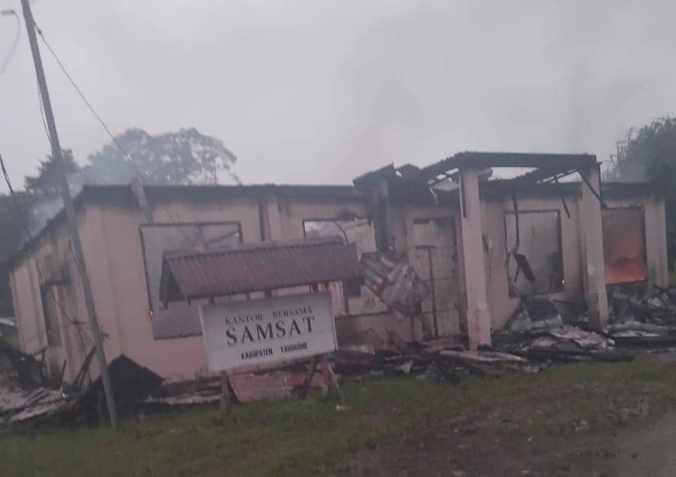 Ilustrasi berita BERITA UTAMA: Peristiwa Terjadi Dini Hari Tadi, TPNPB Klaim Bakar Kantor Samsat di Dekai