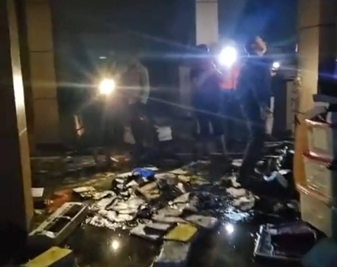 Ilustrasi berita Mimika: Polisi Temukan Petunjuk Penyebab Kebakaran Kantor Bappeda Lama Mimika, Kapolres: Diduga Sengaja Dibakar