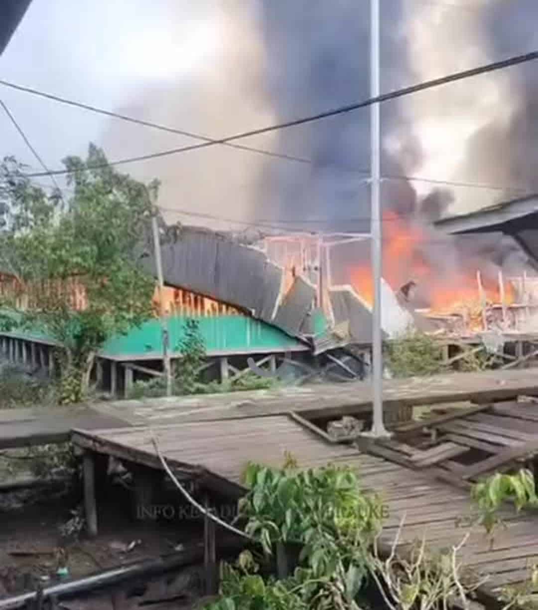 Ilustrasi berita Papua: Pos Yonif 123/Rajawali di Agats Dibakar Massa, Diduga Dipicu Kasus Penembakan