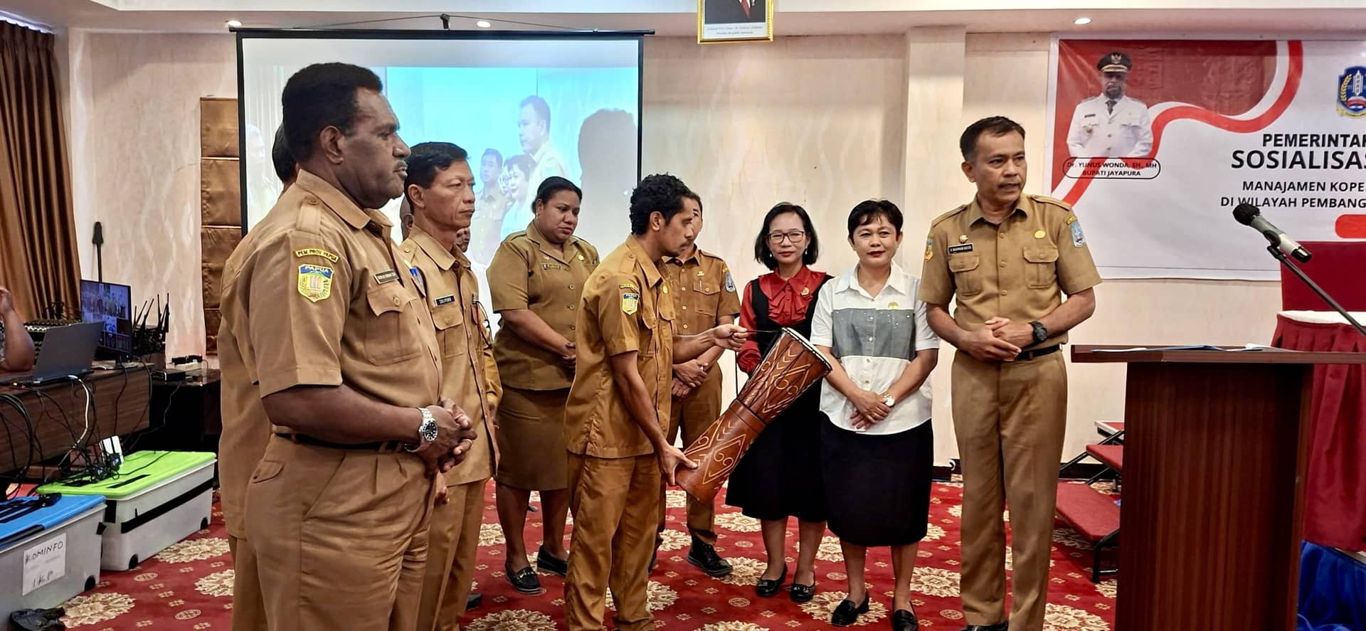Ilustrasi berita JAYAPURA: Pemkab Jayapura Dukung Penuh Sosialisasi dan Pelatihan Manajemen Kopdes Merah Putih, Ini Harapan Pemkab Jayapura