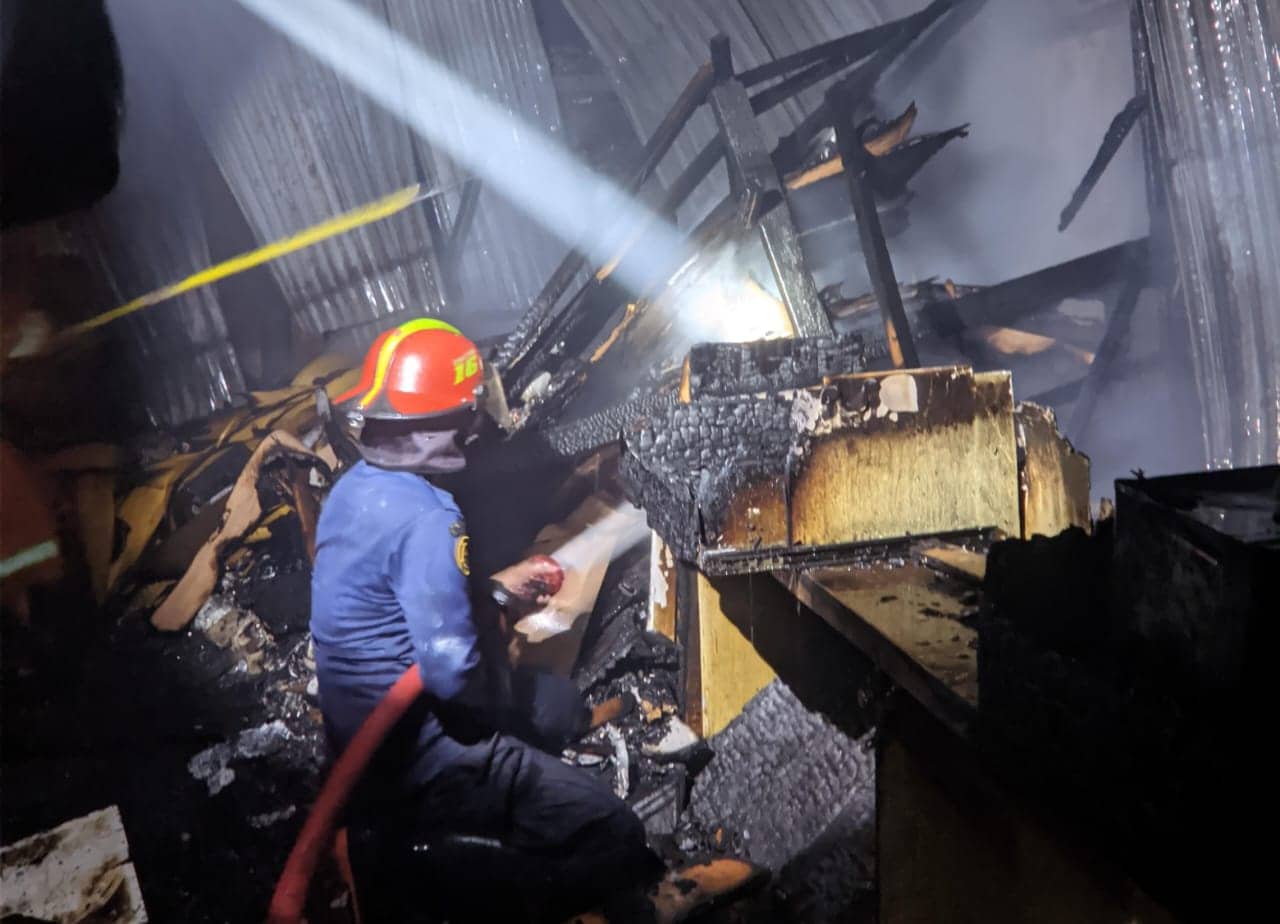 Ilustrasi berita Mimika: Dini Hari Tadi, Ruko Dua Lantai yang Jadi Gudang Meubel di Jalan Bougenville Timika Terbakar