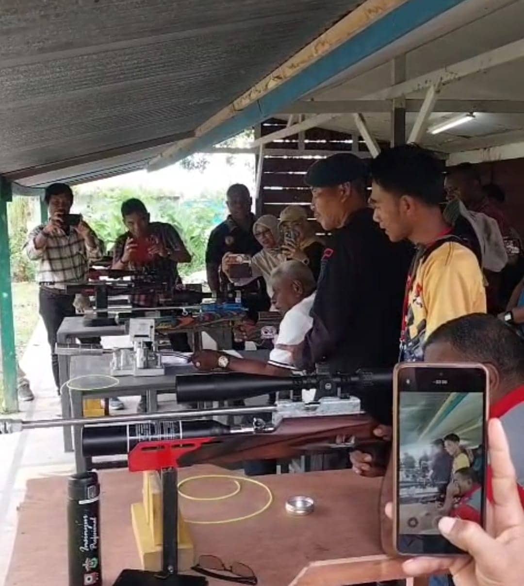 Ilustrasi berita Mimika: Buka Kejuaraan Menembak dalam Rangka HUT ke-29 Mimika, Bupati Rettob Berikan Apresiasi Perbakin