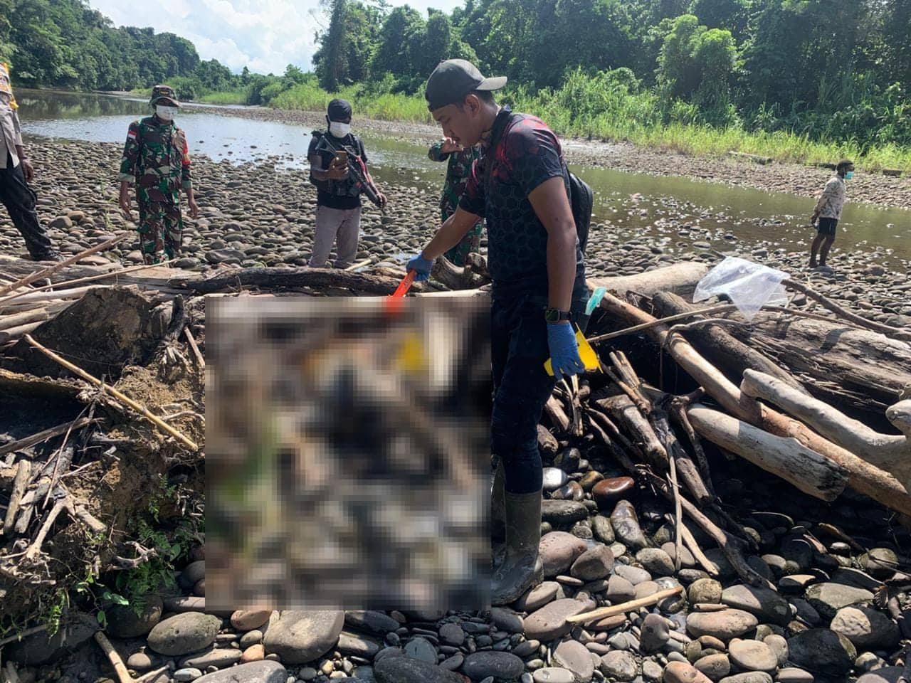 Ilustrasi berita JAYAPURA: Mayat Perempuan Ditemukan Membusuk di Pinggir Sungai Mamberamo, Distrik Airu