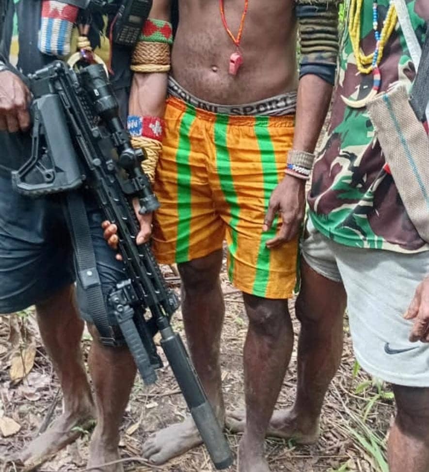 Ilustrasi berita BERITA UTAMA: Kontak Tembak di Teluk Bintuni, Satu Prajurit TNI Gugur dan Senjata Api Raib, Korban Sempat Dibacok