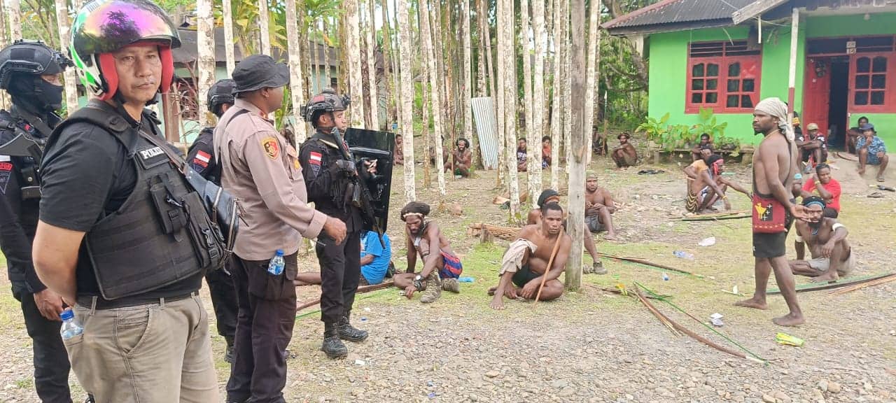 Ilustrasi berita Mimika: Polisi Mediasi Pertikaian Dua Kelompok di Distrik Kwamki Narama