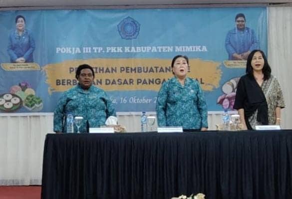 Ilustrasi berita Mimika: Dihadiri 6 Distrik, TP PKK Mimika Gelar Pelatihan Kue Pangan Lokal di Hari Pangan Sedunia ke-80