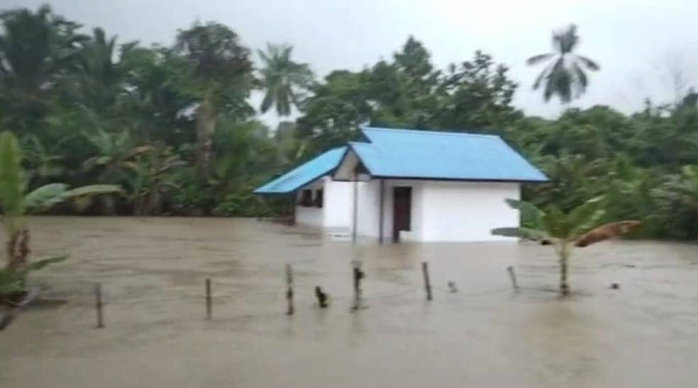Ilustrasi berita BERITA UTAMA: Hujan Deras Sebabkan Banjir di Distrik Tor Atas