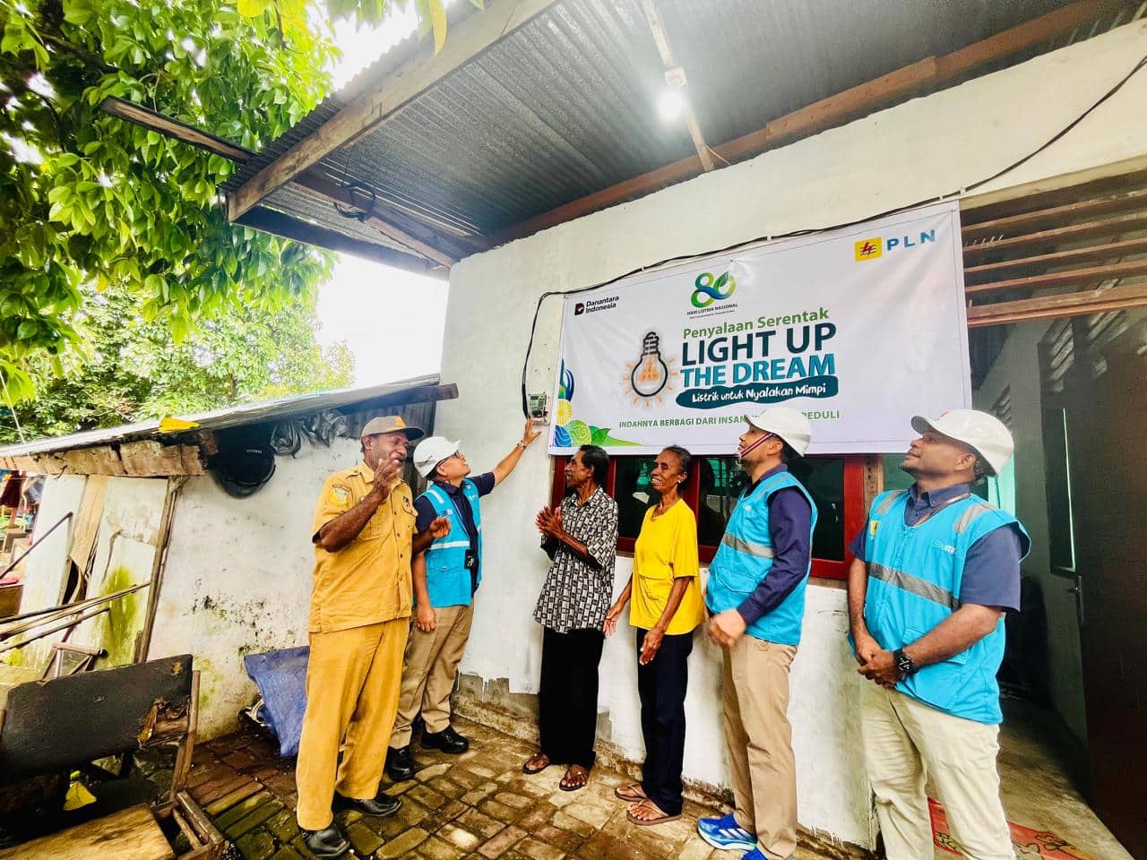 Ilustrasi berita BERITA UTAMA: Melalui Donasi Pegawai PLN, Warga Prasejahtera di Indonesia Telah Menikmati Listrik Gratis Lewat Program Light Up The Dream