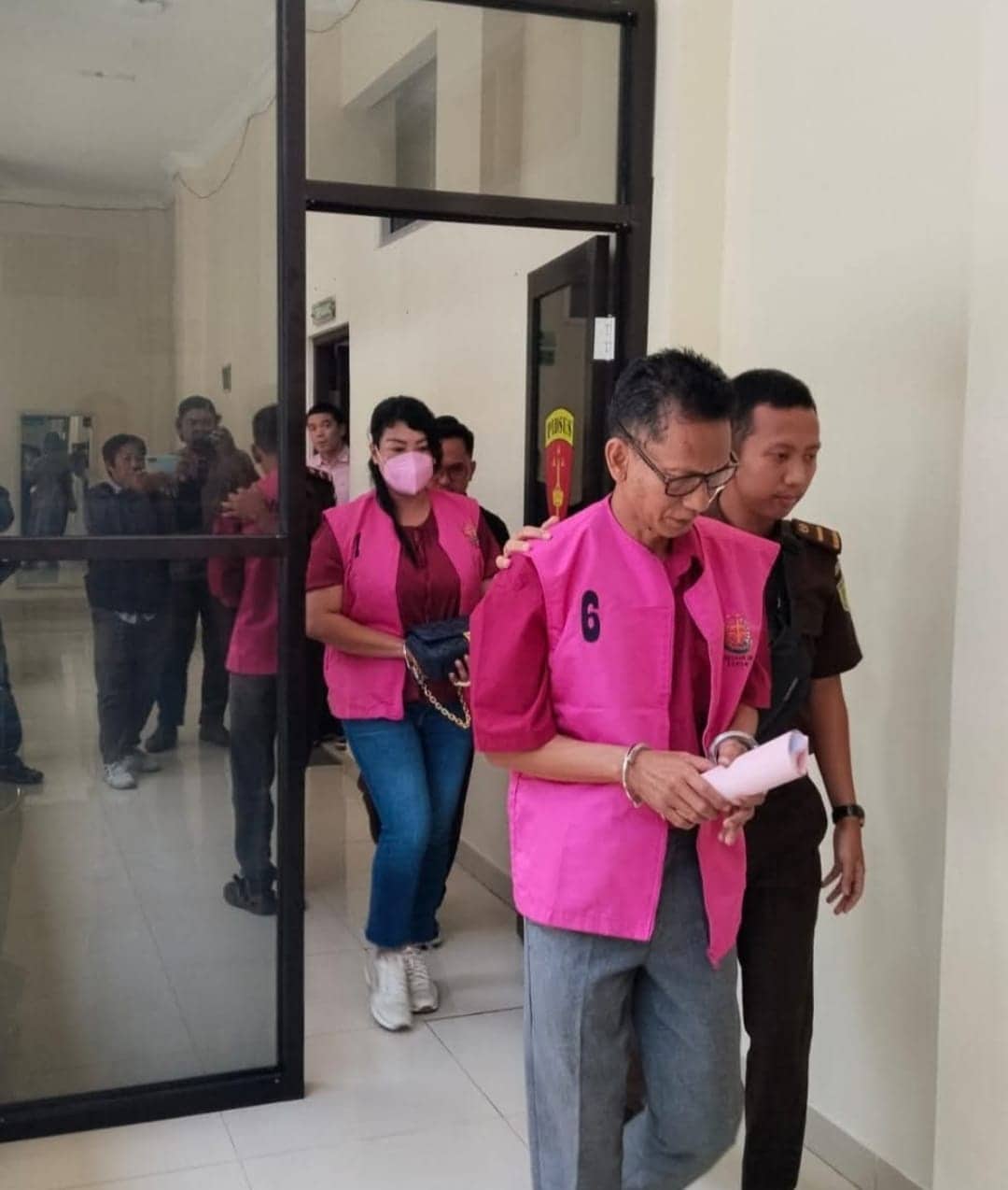 Ilustrasi berita BERITA UTAMA: Rugikan Negara Rp 54 Miliar, Dua Terdakwa Kasus Korupsi KPR FLPP Bank Papua Divonis Belasan Tahun Penjara
