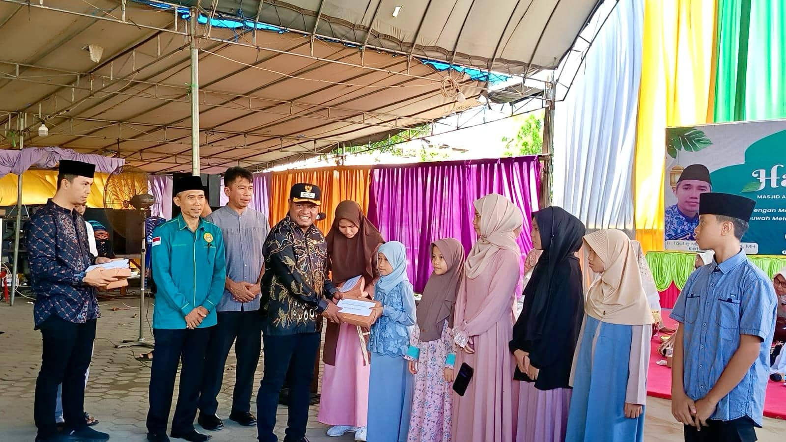 Ilustrasi berita JAYAPURA: Hadiri Halal Bihalal Wabup Haris Yocku: Perkuat Persaudaraan Umat Beragama