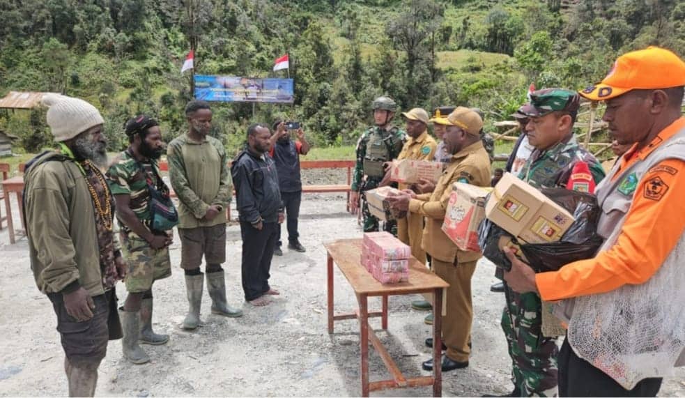 Ilustrasi berita BERITA UTAMA: 15 Warga yang Hilang Dihantam Banjir Bandang di Distrik Dal Belum Ditemukan, Plt. Bupati Nduga Temui Keluarga Korban