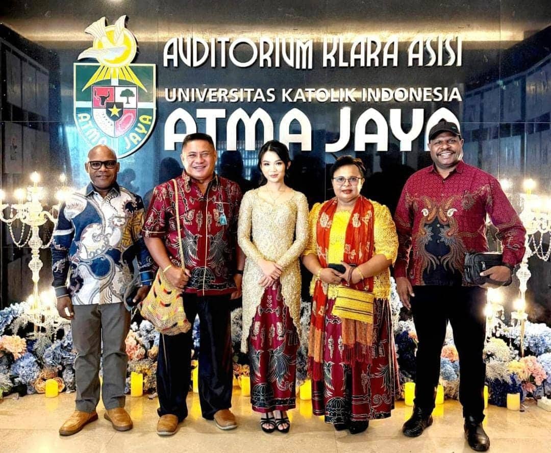 Ilustrasi berita Mimika: Dokter Asal Timika, Thalia Karupukaro, Dikukuhkan Unika Atma Jaya