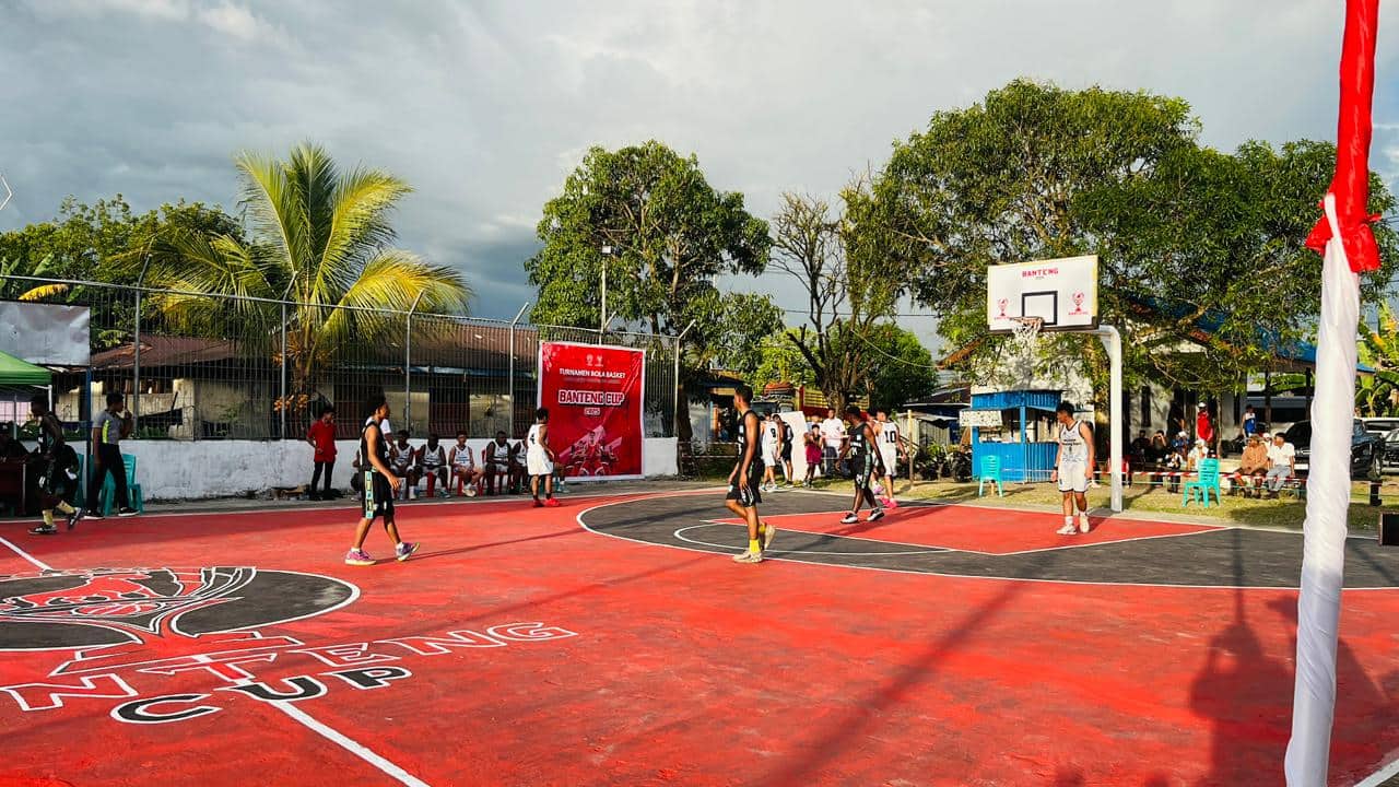 Ilustrasi berita Mimika: Banteng Cup 2025 Resmi Bergulir, 8 Sekolah Adu Skill di Ajang Basket Pelajar Mimika