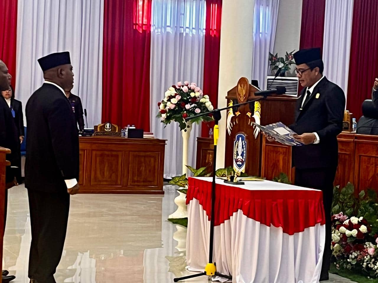 Ilustrasi berita JAYAPURA: Rapat Paripurna, DPR Kabupaten Jayapura Lantik Satu Anggota Dewan PAW Dari Partai Perindo