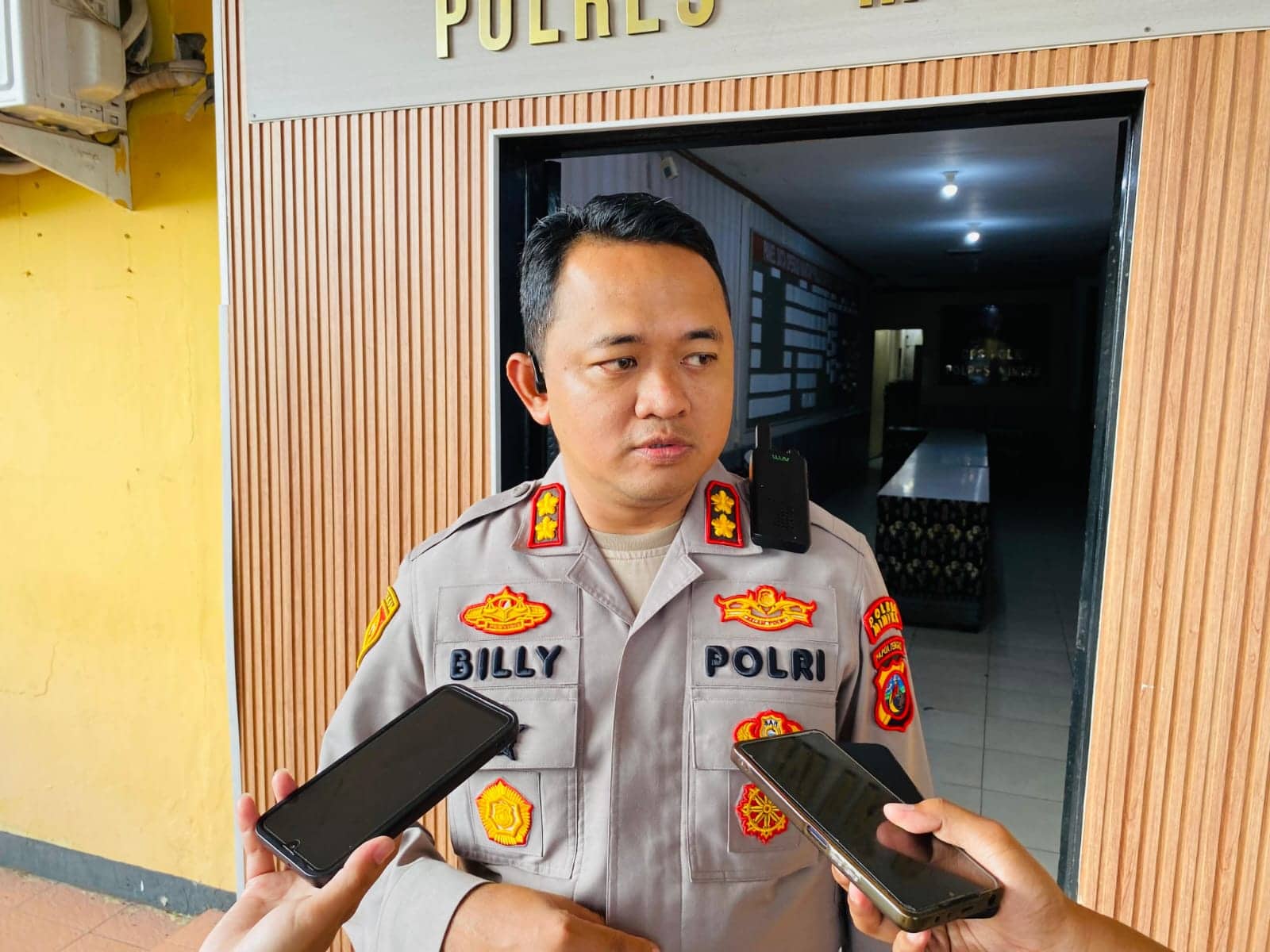 Ilustrasi berita Mimika: Pasca Pembunuhan Banyak Berita Hoax Beredar, Kapolres Imbau Admin Grup WA Selektif Sebelum Share