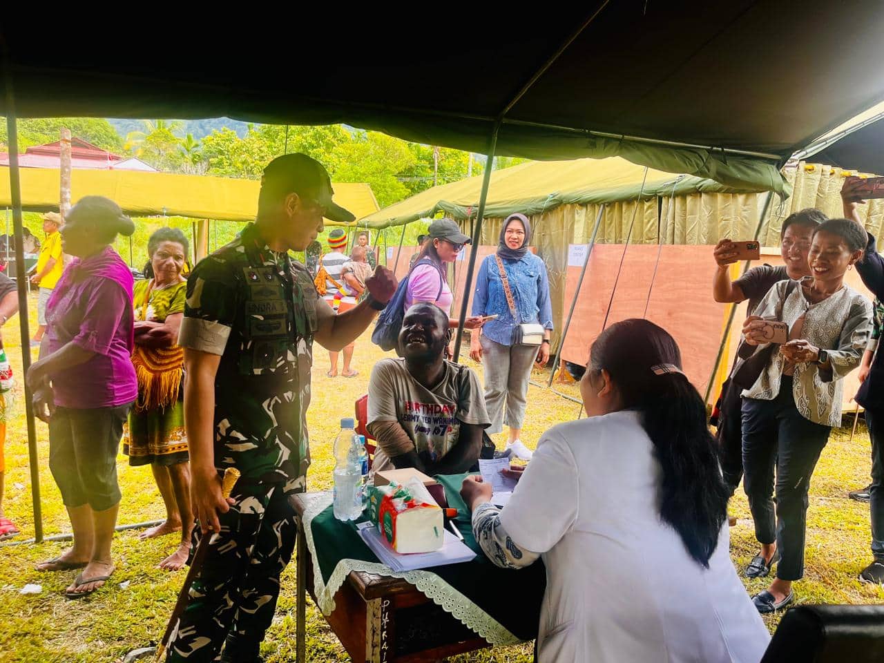 Ilustrasi berita JAYAPURA: Ratusan Warga Toladan Sentani Dapat Pengobatan Gratis Dari Rindam XVII/Cenderawasih