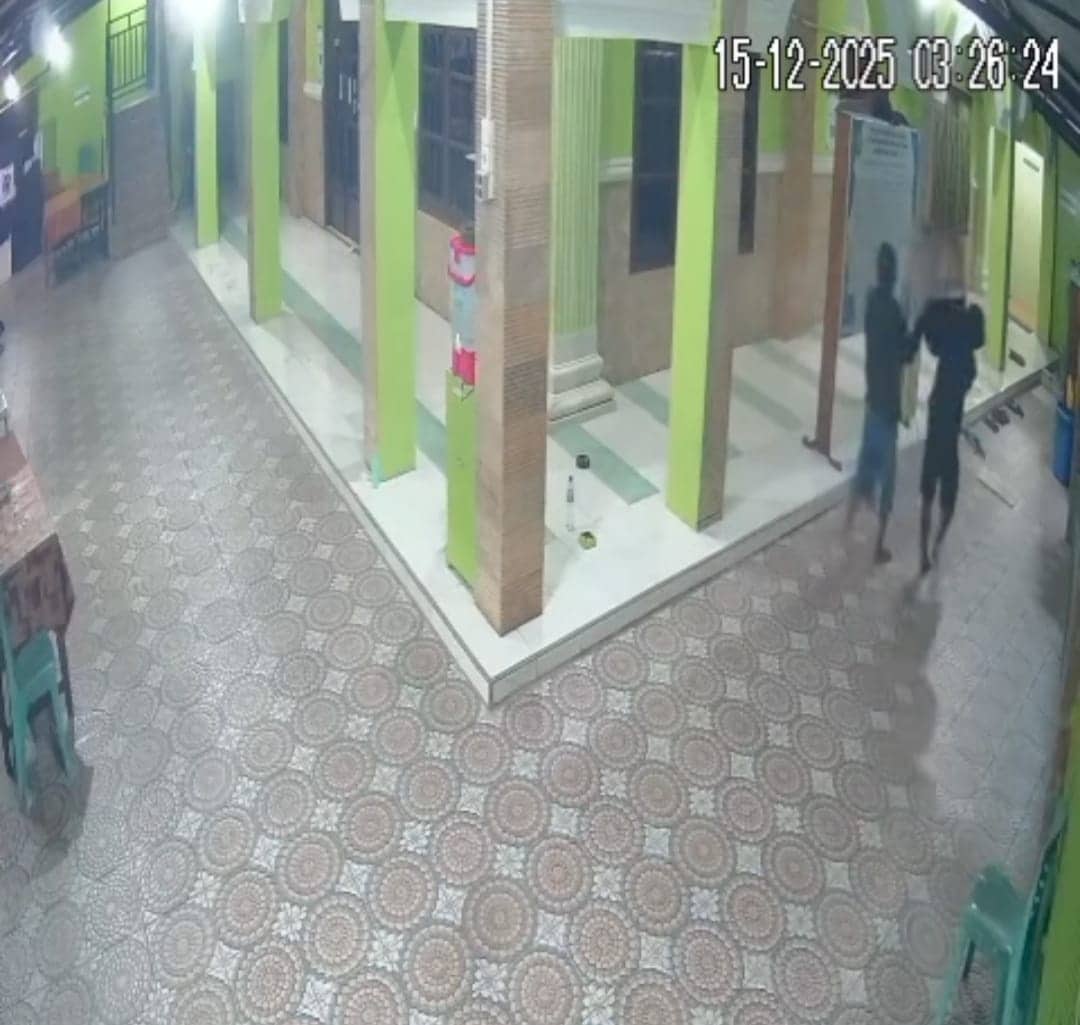 Ilustrasi berita Mimika: Dua Kotak Amal Masjid Alfattaah BTN Bumi Kamoro Indah Dicuri, Aksi Pelaku Terekam CCTV